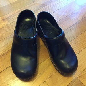 Dansko clogs size 36 (EU)